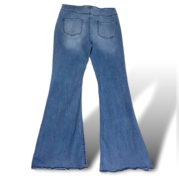 Flare Leg Stretchy Pull on Jeans Women’s Large 11-13 Pull-On - Picture 5 of 8